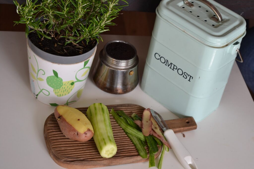 DIY-compost-bin
